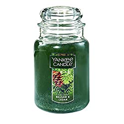 Eliminating odor in home: Best 6 scent candles 3. Yankee Candle Balsam & Cedar Yankee Candle Balsam & Cedar can remove odors. I recommend it to people who don't look for sweet scents. Because It smells like wood