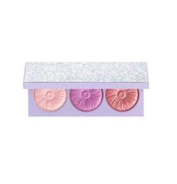 9 Trends Natural skin expression Fall Winter 2021 5. Sculpting glow blush Clinique Limited Edition Holiday Cool Down Cheek Pop Palette Set, 0.36 oz./10.5 g •• Ballerina Pop, Pansy Pop, Heather Pop