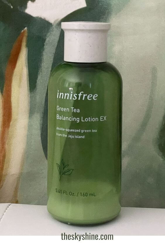 innisfree green tee banancing lotion EX Review Introducing the Innisfree Green Tea Balancing Lotion EX, a standout among K-beauty skincare products. This product is ideal for those with oily skin who experience excessive sebum secretion, and I am reviewing it. Additionally, this product isn’t sticky, even when applied in layers, making it a great product to use when wearing a face mask.