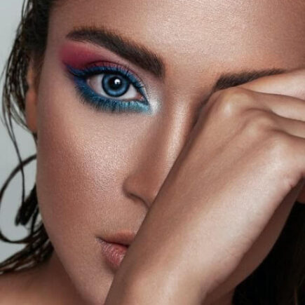 2022 beauty trend:Colorful eyeliner