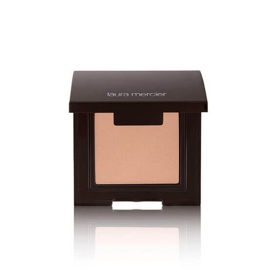 Peach Perfection: The Top 5 Single Eyeshadows 5. Laura Mercier Matte Eye Colour in Ginger This peach-colored eyeshadow has a warm, matte, and light brown appearance, making it ideal for daily use. 
laura mercier Matte Eye Colour, Ginger