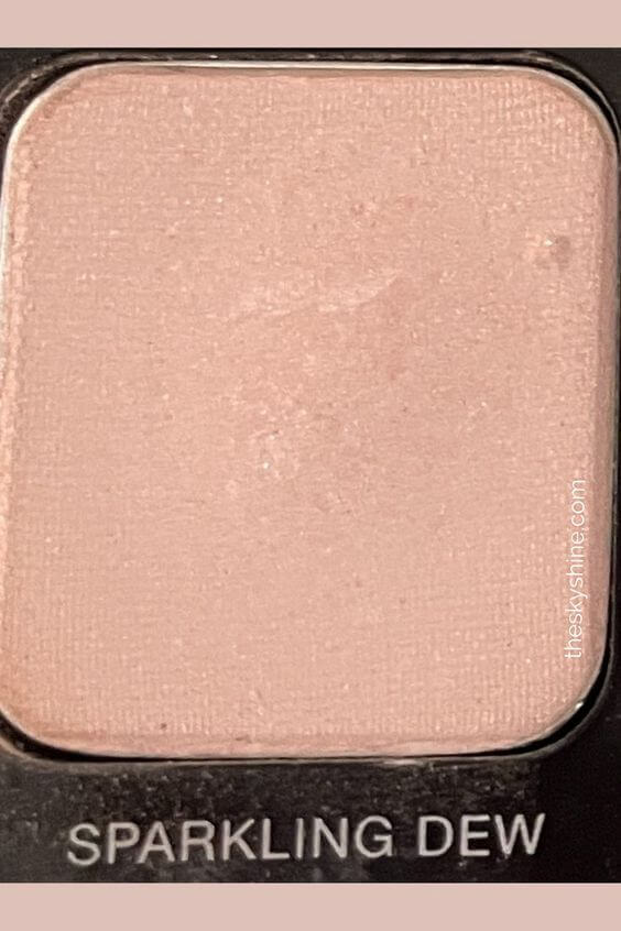 Eyeshadow: Laura Mercier Sparkling Dew Review 2. how to use Use a lighter tone on the eyelid and under the brow bone. Apply it under eyes. Especially, Asians can see the effect of making eyes look big.  