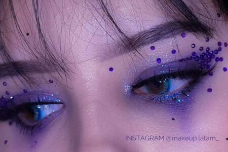 5 Best Crystal Eye Makeup for Party & Festival 2022