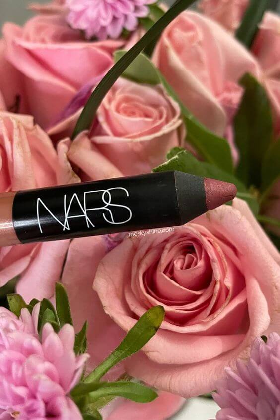 Nars Velvet matte lip pencil Sex machine Review Nars Velvet Matte Lip Pencil Sex Machine is a dark pink lipstick that goes well with all skin tones. It's an elegant color that goes well with all makeup. 