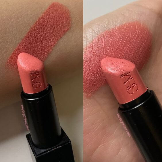 Nars lipstick Daria Review
1. Color Nars Audacious lipstick Daria is a coral with a cream finish. 