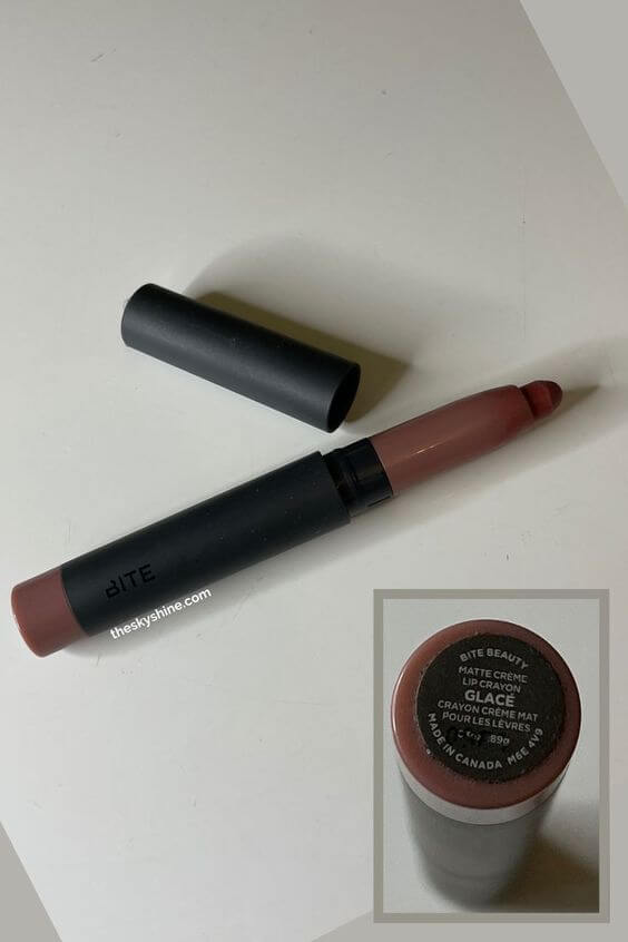 Bite Beauty Lip Crayon GLACE Review Bite Beauty Lip Crayon GLACE is a creamy product that applies smoothly to the lips and makes the lips voluminous. 

