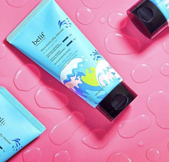 Gentle Hydration: The Best Affordable Daily Facial Cleansers for Dry Skin 3. Belif Aqua Bomb Jelly Cleanser This cleansing gel maintains moisture in the skin after cleansing, providing a refreshing and moisturizing sensation to the skin.
Belif Aqua Bomb Jelly Cleanser
