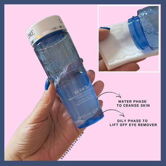 Lancôme bi facil eye makeup remover Review 1. Formula & Scent  Lancôme bi facil eye makeup remover is a watery formulation and provides moisture around the eyes after use. It doesn't feel sticky or oily at all.