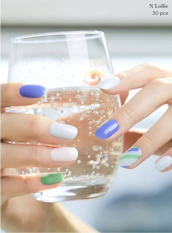 11 Blue Short Nail Designs: Fake Nails & Nail Strips 2. Gel Nail Strips
Glossy, Blue, Green Gel Nail Strips You can instantly complete cute and refreshing nails using pastel-toned blue and green.