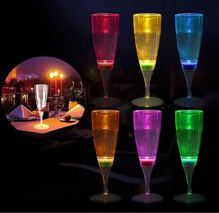 The Best 5 LED Drinking Glasses for Party 4. Illuminated Champagne Flutes Add a flash to your shots with ‘Blinking Shot Brilliance’, LED shot glasses that bring illuminated fun, making each sip a festive celebration
HOMEYA LED Champagne Flutes (Set of 6 Multi-Color)