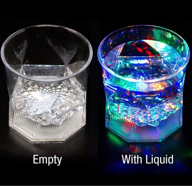 The Best 5 LED Drinking Glasses for Party 2. Multicolor LED Old Fashioned Glasses Sip in style with ‘Glowl Angular Design Glasses’, made of durable acrylic plastic. These glasses create a captivating ambiance, making any drink even more memorable
Liquid Activated Multicolor LED Old Fashioned Glasses 