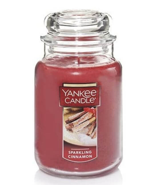 5 Best Scented Christmas Candles for a Cozy Holiday 3. Spiced Delight: Cinnamon Embrace the warm and inviting holiday spirit with this Cinnamon-scented Christmas candle. 
Yankee Candle Sparkling Cinnamon  Large Jar