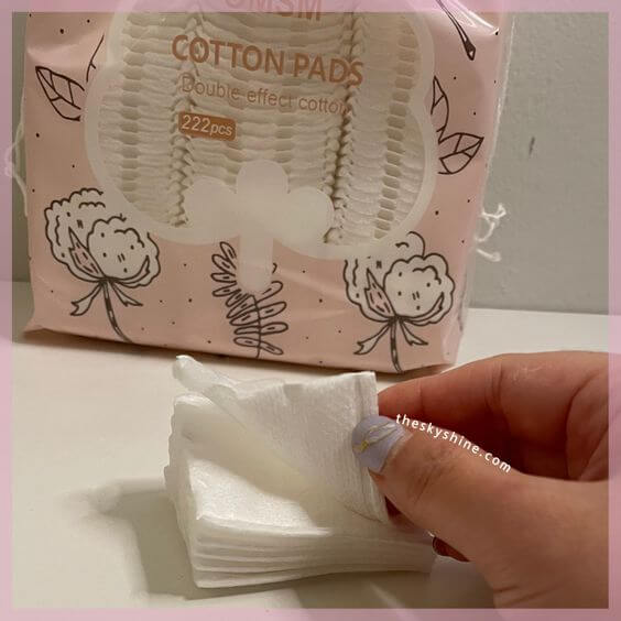 OMSM Cotten Pads Review: Double Effect Cotton 3. Pros and Cons In conclusion, OMSM Cotton Pads can be used in various ways as well as skincare, nail, remove makeup. First, the advantage is that there is no lint at all. Also, finding the right cotton pads can make a significant difference in your daily routine.