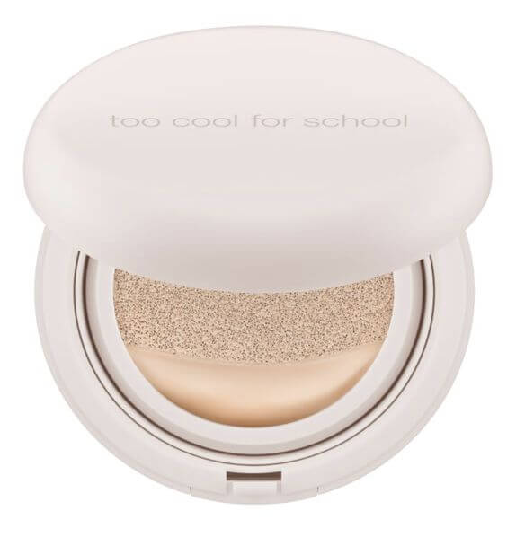 Makeup Cushions for Combination Skin to Survive the Heat Too Cool For School Artclass Fixing Nude Cushion  is designed to provide long-lasting coverage and oil control for combination skin. It has a matte finish and makes your skin look clean in the summer.