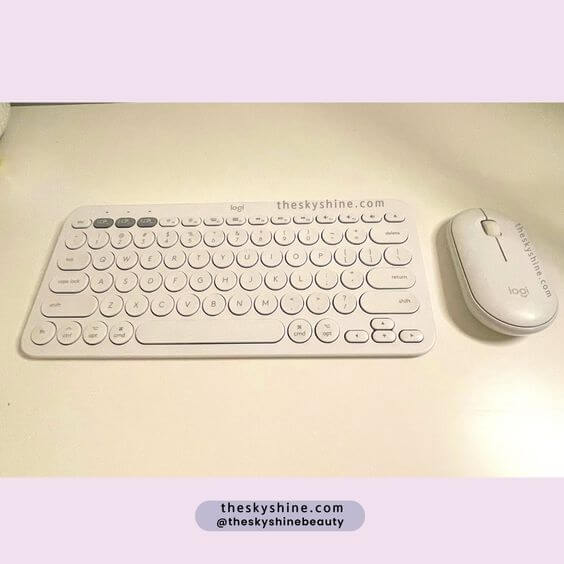 Noise-Free Productivity: Logitech K380 + M350 Wireless Keyboard and Mouse Combo Review 1. Design This combo product has a light and minimal design. Especially in white, even if it gets stained, it can easily be wiped off with a wet tissue and quickly returns to its original white color