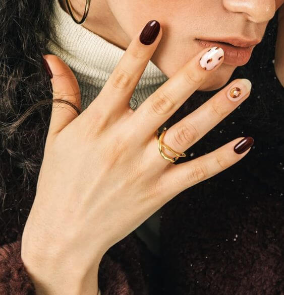 7 Best Products for Dark Red Nails: Polishes, Gel Nail Strips, and Press-On Nails 4. Gel Nail Strips Fashionable Red Dark Nails
For a unique, high-quality style at home, Ohora gel nail strips are perfect. They provide a deep, cute color with a glossy finish.
ohora Semi Cured Gel Nail Strips (N Honey Bee