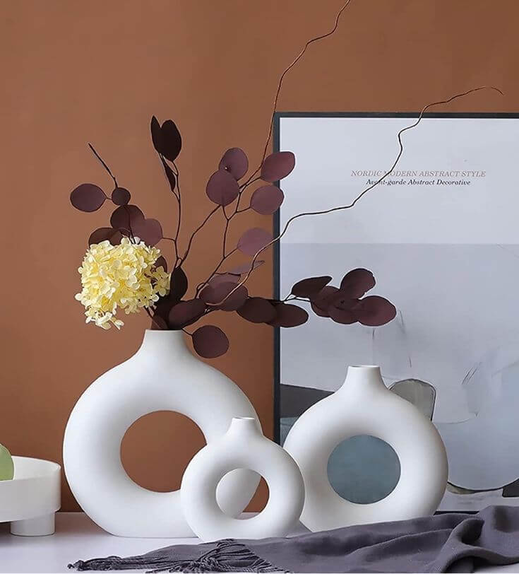 The 3 Timeless Colors Transforming Home Decor for Autumn and Winter 1. Cream White
QLOFEI Ceramic Vases Set 3 