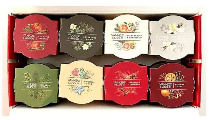 The 3 Best Christmas Gift Candles: Light Up the Holidays
Yankee Candle Holiday Gift Set of 8 Mini Candles - Balsam & Cedar, Sparkling Cinnamon, Christmas Cookie, Red Apple Wreath and More