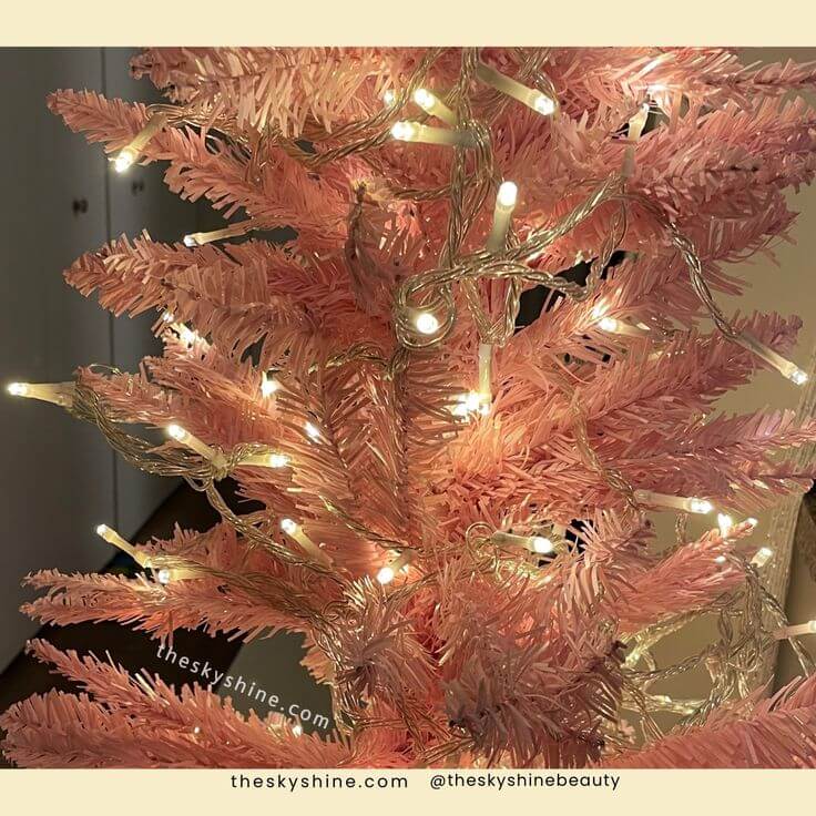 Brightening Your Space: A Review of the Choopp Upgraded 111ft 310 LED 2. How To Use I used it as overall lighting for the Christmas tree. It features a total of 8 types of lights, ranging from Twinkle Lights to Fairy Lights, that can be easily set with a remote. All you have to do is unwind the long string and wrap it around the Christmas tree.