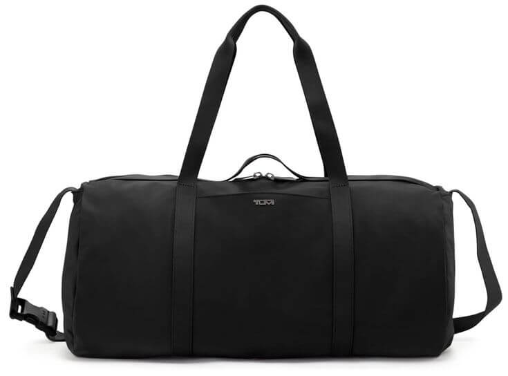 Carry in Style: The 3 Best Duffel Bags for Daily Use 1. TUMI Just In Case Duffel This small duffel bag stands out for its versatile design that can be stored inside larger bags for those moments when you need it “just in case”. It’s ruggedly durable, making it ideal for daily use in any setting.