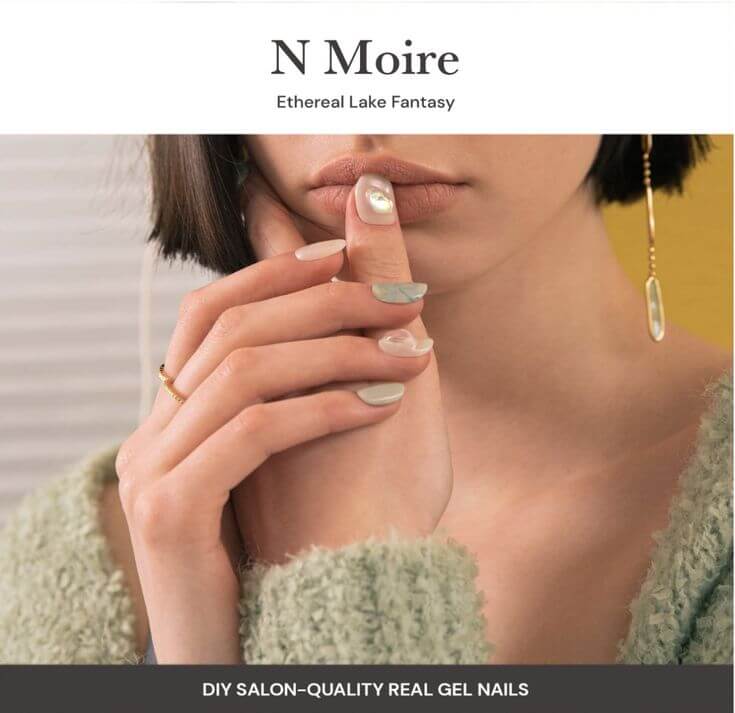 Perfect Pair: Top 3 Gel Nail Strips to Match Your Knitwear 2. N Moire Ohora’s ‘N Moire’ Semi-Cured Gel Nail Strips offer a classic and elegant design. The toned-down color with nail art makes it a perfect match for your knitwear.
ohora Semi Cured Gel Nail Strips (N Moire) 