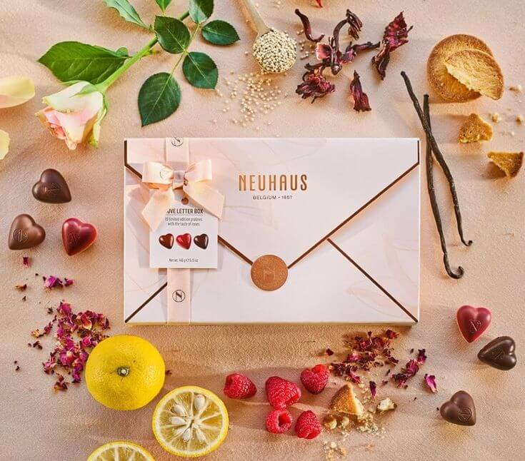 The Sweet Treats: Top 3 Neuhaus Chocolate for Valentine's Day 1. Love Letter Box This limited edition offers a variety of flavors to suit all tastes with Belgian chocolate. Additionally, it features elegant packaging designed like a love letter, making it a perfect choice for a romantic gift.
Neuhaus Belgian Chocolate 2024 Limited Edition Love Letter Box – 15 Hearts in Milk, Dark & White Chocolate – 3 Limited Edition Flavors – Romantic Chocolate Gift