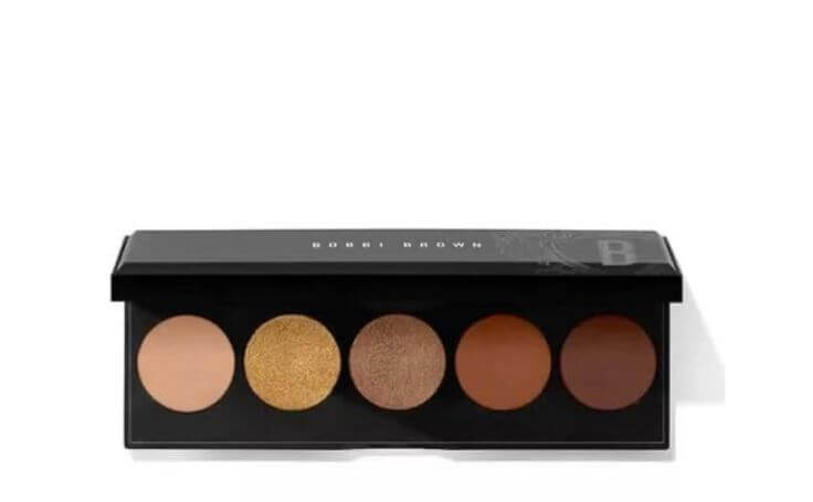 Neutral Territory: Must-Have Eyeshadow Palettes for Every Look 2. Bronzed Nudes Eye Shadow Palette Known for its soft, pigmented shadows, this palette offers both bold and soft neutral tones suitable for all skin tones
Bobbi Brown Bronzed Nudes Eye Shadow Palette