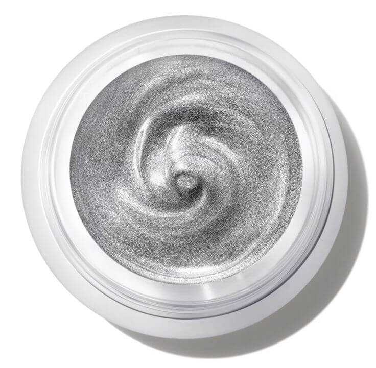 Silver Stunners: MAC’s Must-Have Silver Eyeshadows
Get the look: High-Impact Shine MAC UNDERGROUND JELLY SLIME ALL-OVER HIGHLIGHTER 