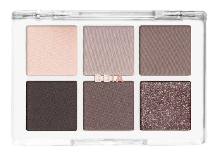 Fair Skin Favorites: Top K-Beauty Neutral Eyeshadow Palettes 2. Ready To Wear Eye Palette - 08 COOL GRAY Known for its chic and high-quality shades, this palette is a go-to for understated elegance. Additionally, with its comfortable, natural shades, you can achieve a complete gray makeup look.
BBIA Ready To Wear Eye Palette - 08 COOL GRAY