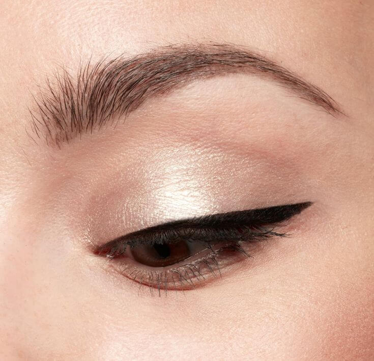 Glowing Elegance: The Best Champagne Eyeshadows for Fair Skin 1. Liquid Eye Shadow - Kitten 
For fair complexions, this creamy yet luxurious-feeling shadow enhances radiance without overpowering the skin tone. 
stila Shimmer And Glow Liquid Eye Shadow Kitten