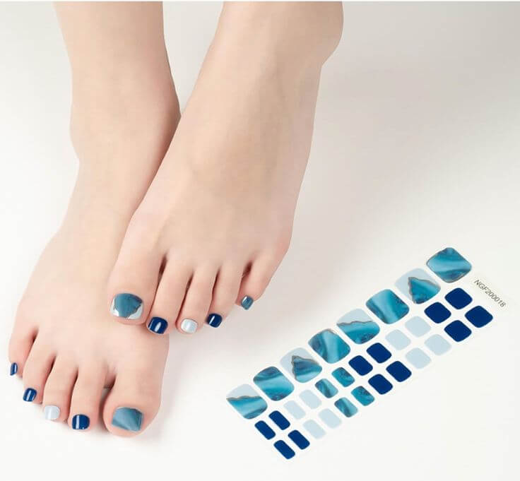 Summer Vibes: Top 7 Blue Semi-Cured Gel Pedicure Strips 1. Blue Marble This offers a vibrant and sophisticated look for summer with its blue pedicure design.
FUQIDZNB Gel Toenail Strips Blue Marble