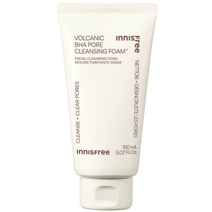 The Must-Have Korean Pore-Cleansing Products for Oily and Acne-Prone Skin 1. Facial Cleanser
innisfree Volcanic BHA Pre Cleansing Foam
For excessively greasy skin concerns, This Cleansing Foam is perfect for removing excess oil and impurities while minimizing the appearance of pores. 