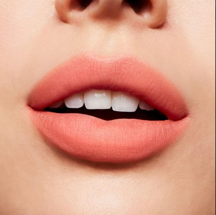 Summer Essential: MAC’s Must-Have Fruity Matte Lipsticks 2. Mac POWDER KISS LIQUID LIPCOLOUR in Mull It Over For those who love a natural look, Mull It Over is a bright, vivid peach nude that is moisture-matte
Mac POWDER KISS LIQUID LIPCOLOUR in Mull It Over