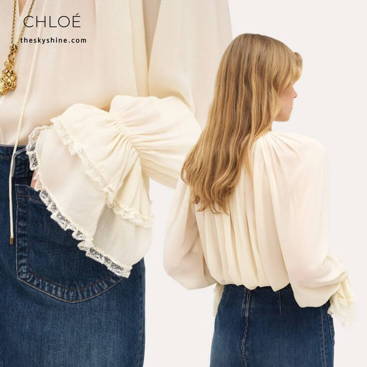 Timeless Elegance: Chloé’s Fall/Winter White Tops 2. GATHERED V-NECK TOP IN SILK GEORGETTE The deep V-neck elongates the neck, making it a great choice for those who are concerned about having a shorter neck, as it helps balance body proportions with ease.
GATHERED V-NECK TOP IN SILK GEORGETTE