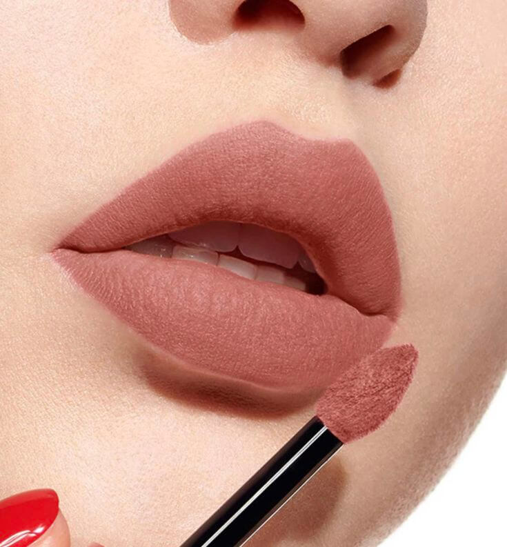 Light Pink-Beige Lips That Complete the Bright Summer Look Dior Rouge Dior #100 Forever Nude Look